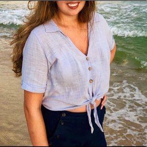 Women’s blue short-sleeved tie crop top